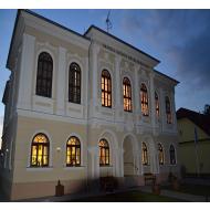 Könyvtári, Információs és Közösségi Hely